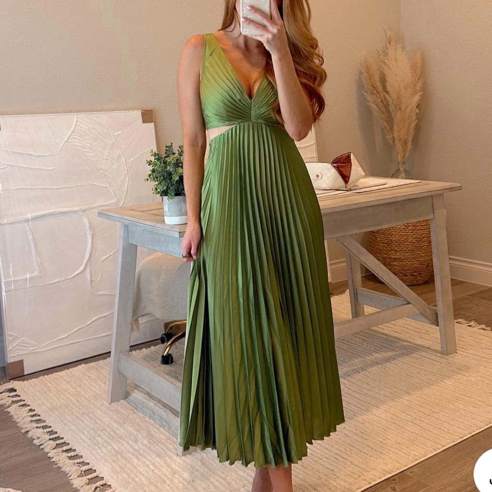 Maxi dress pleated satin cutout zips in back adjustable straps